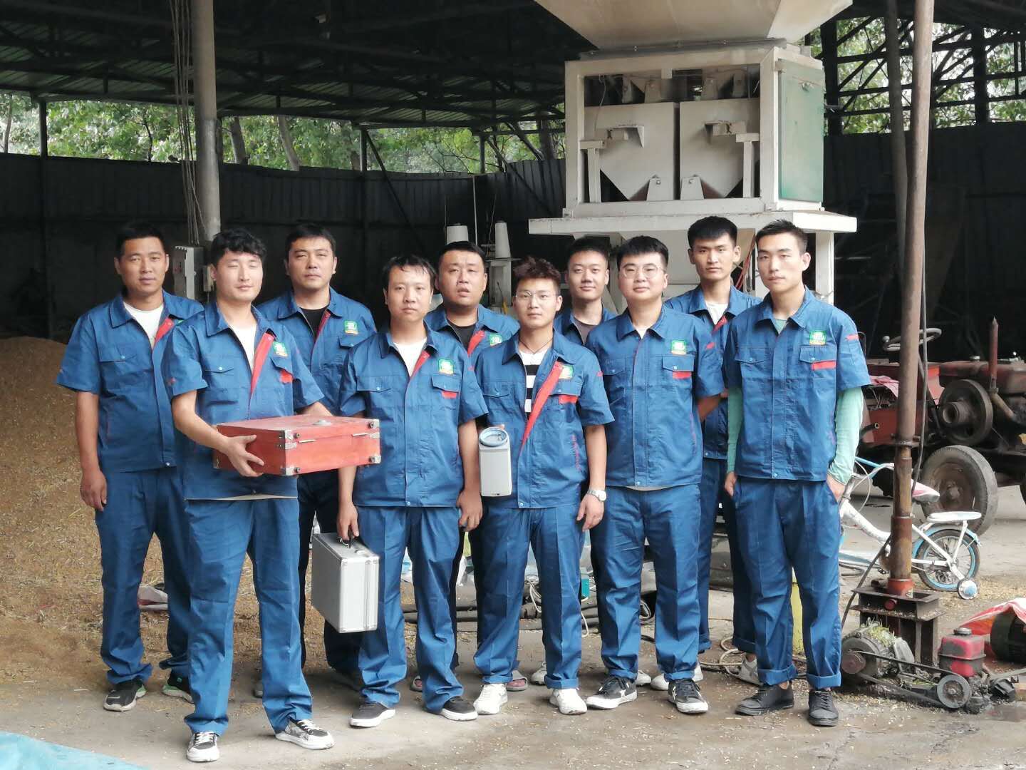 广西南宁粒粒谷生态农业科技工作服定做款式(图1)