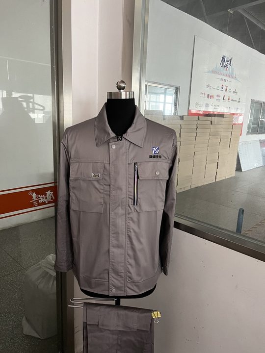 康盛佳华工作服(图1)