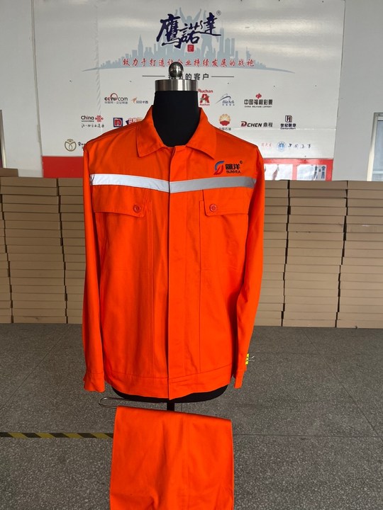 暄洋化工长袖工作服(图1)
